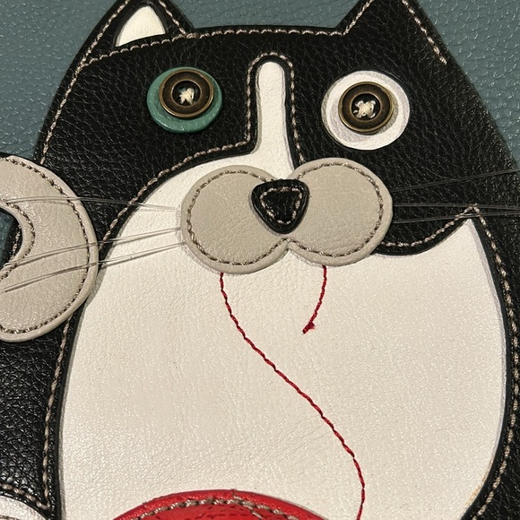 Chala cat tote - black white cat with ball of yarn - fish keychain attached - Picture 6 of 16